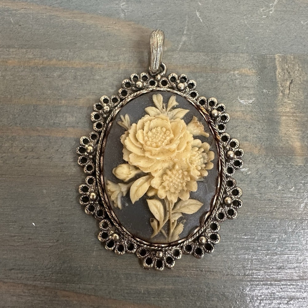 Vintage SHP Exclusive‎ Cameo Pendant Signed Blue/cream Ivory Carved Floral 2.5"